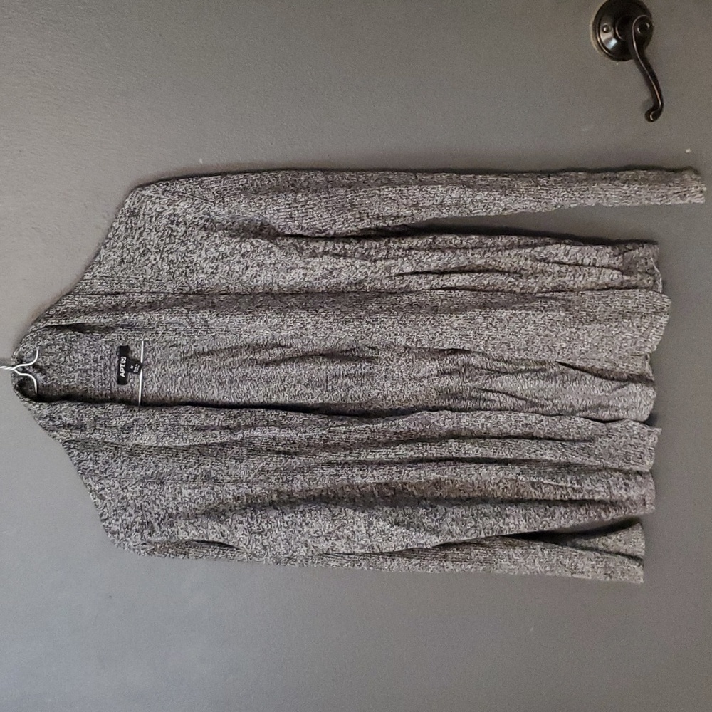Apt 9 size M